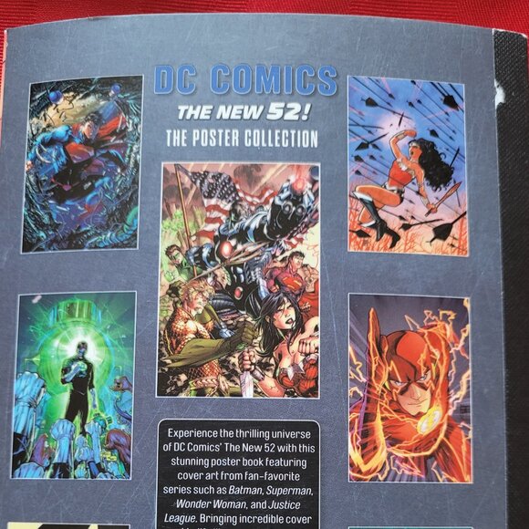 2017 DC COMICS, BOOK OF 40 POSTERS!!! - Picture 2 of 2